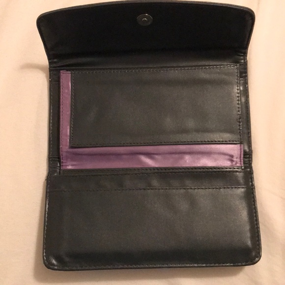 Micheal kors wallet - Picture 3 of 4